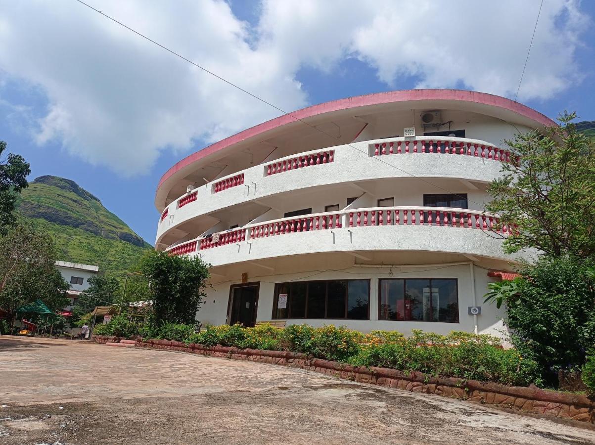Golden Resort And Farm Nashik Dış mekan fotoğraf