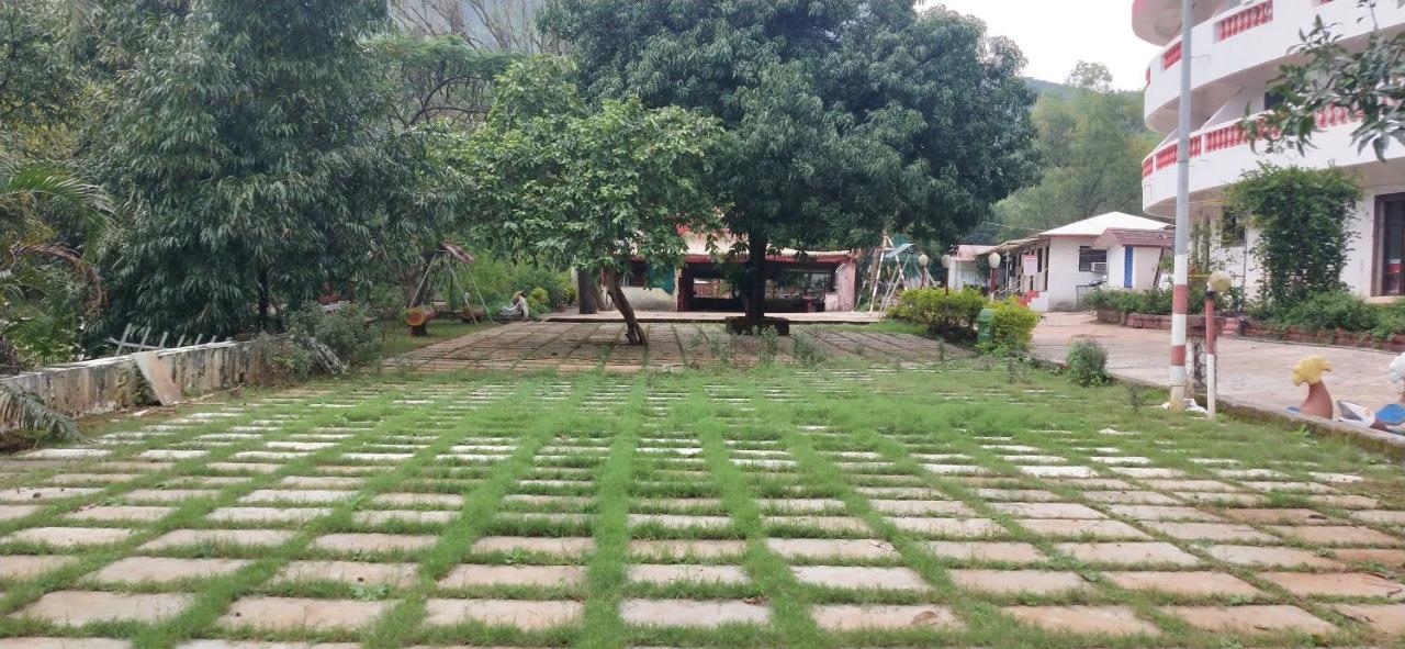 Golden Resort And Farm Nashik Dış mekan fotoğraf