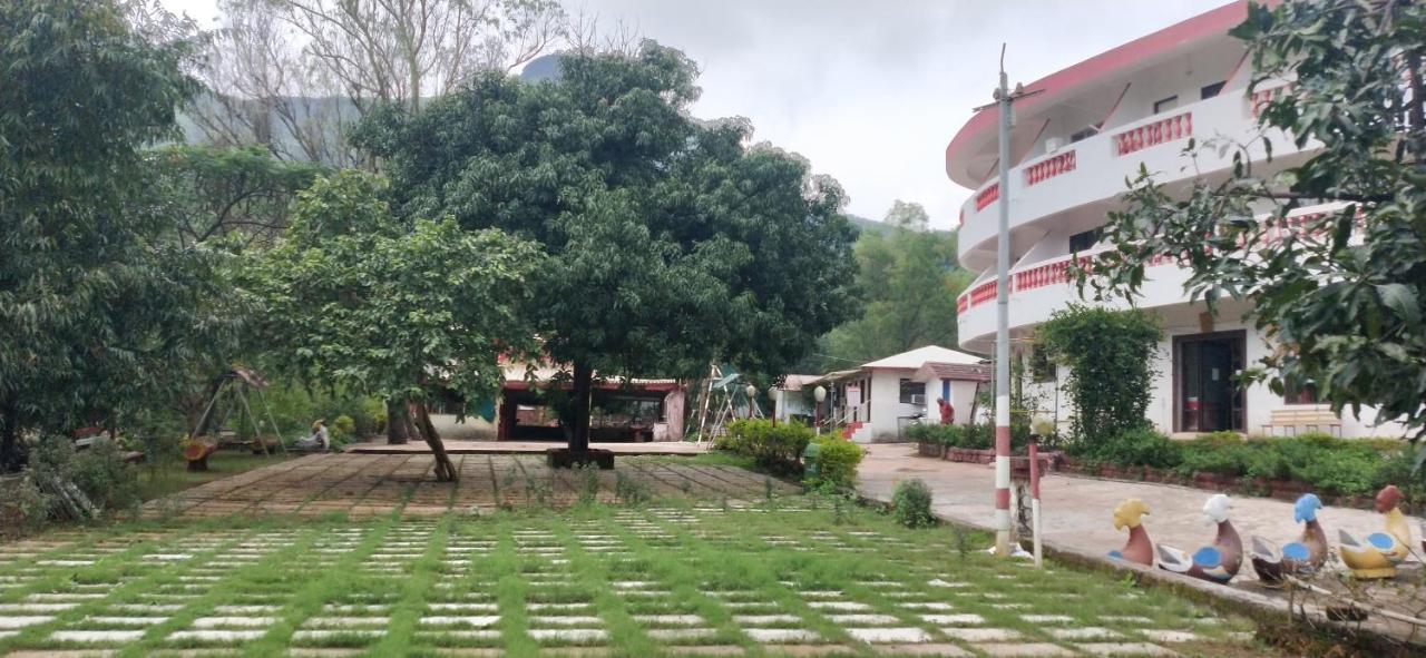 Golden Resort And Farm Nashik Dış mekan fotoğraf